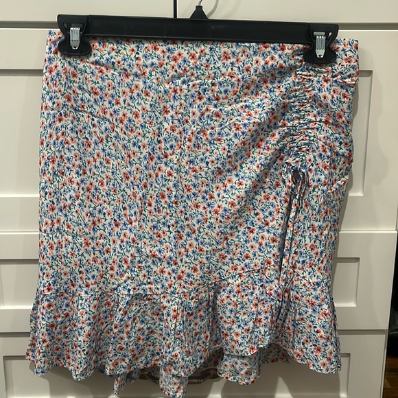 NEW RAILS lara skirt in wild daisies - Picture 5 of 10